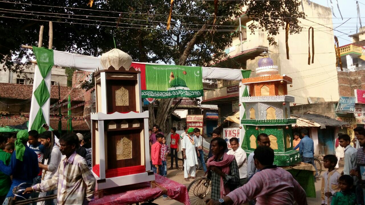 मोहर्रम का जुलूस अकीदत और एहतराम के साथ निकाला गया