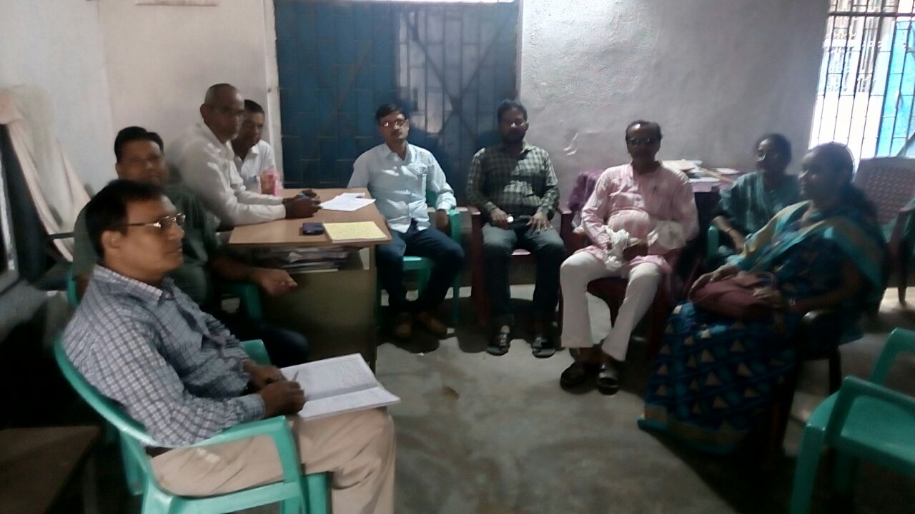 शिक्षक अपने हक के लिए उतर सकते हैं सड़क पर।