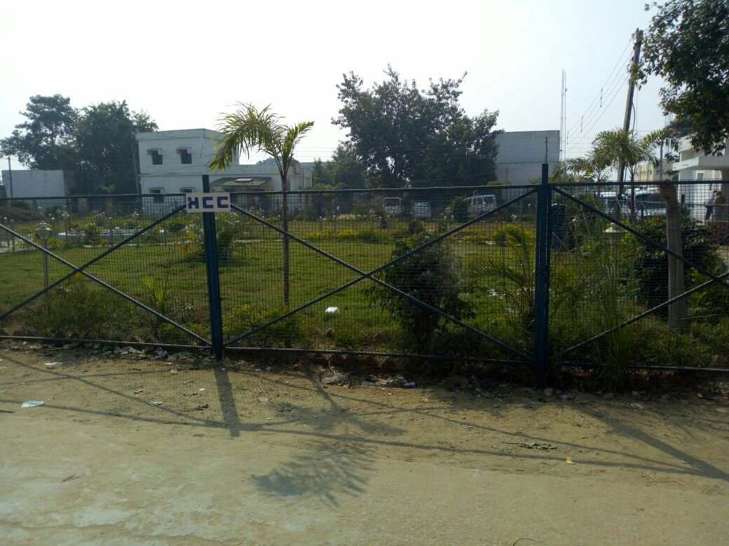 शोभा की वस्तु मात्र बनकर रह गया है अनुमंडल परिषर स्थित एच. सी.सी. निर्मित पार्क