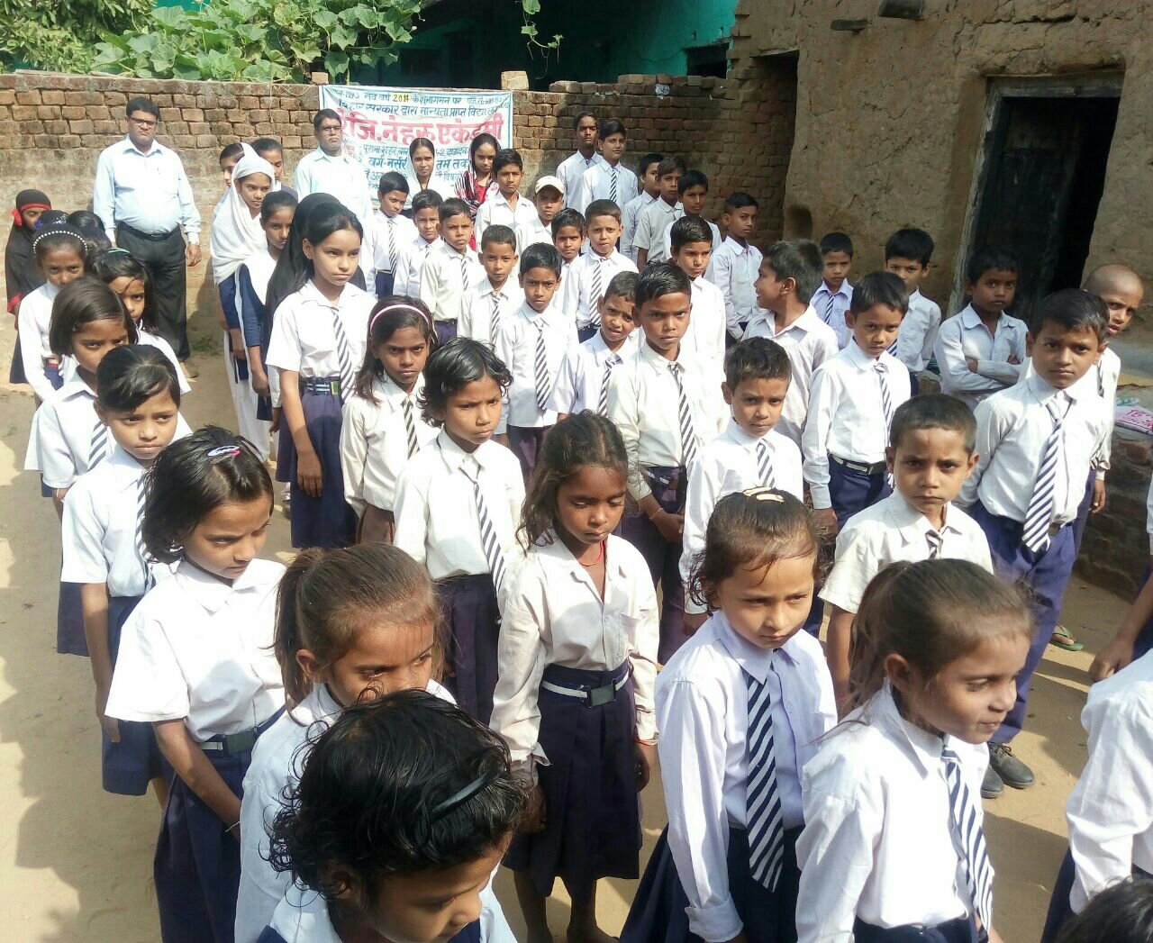 बाल दिवस के रुप में मनाया गया चाचा नेहरु का जन्मदिन