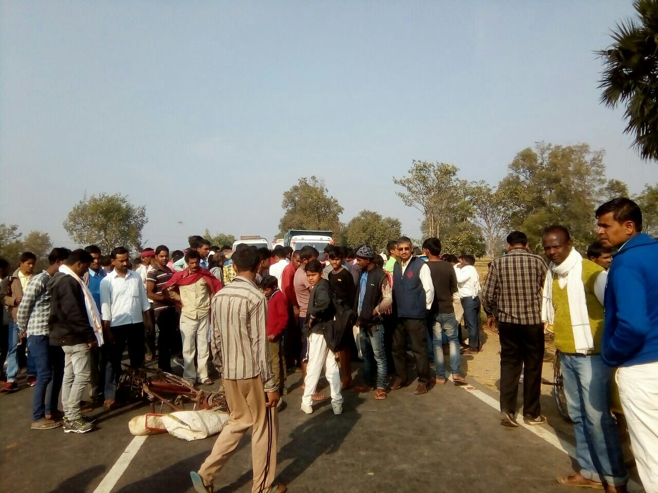 अज्ञात वाहन के चपेट में आने से एक वृद्ध की घटना स्थल पर ही मौत