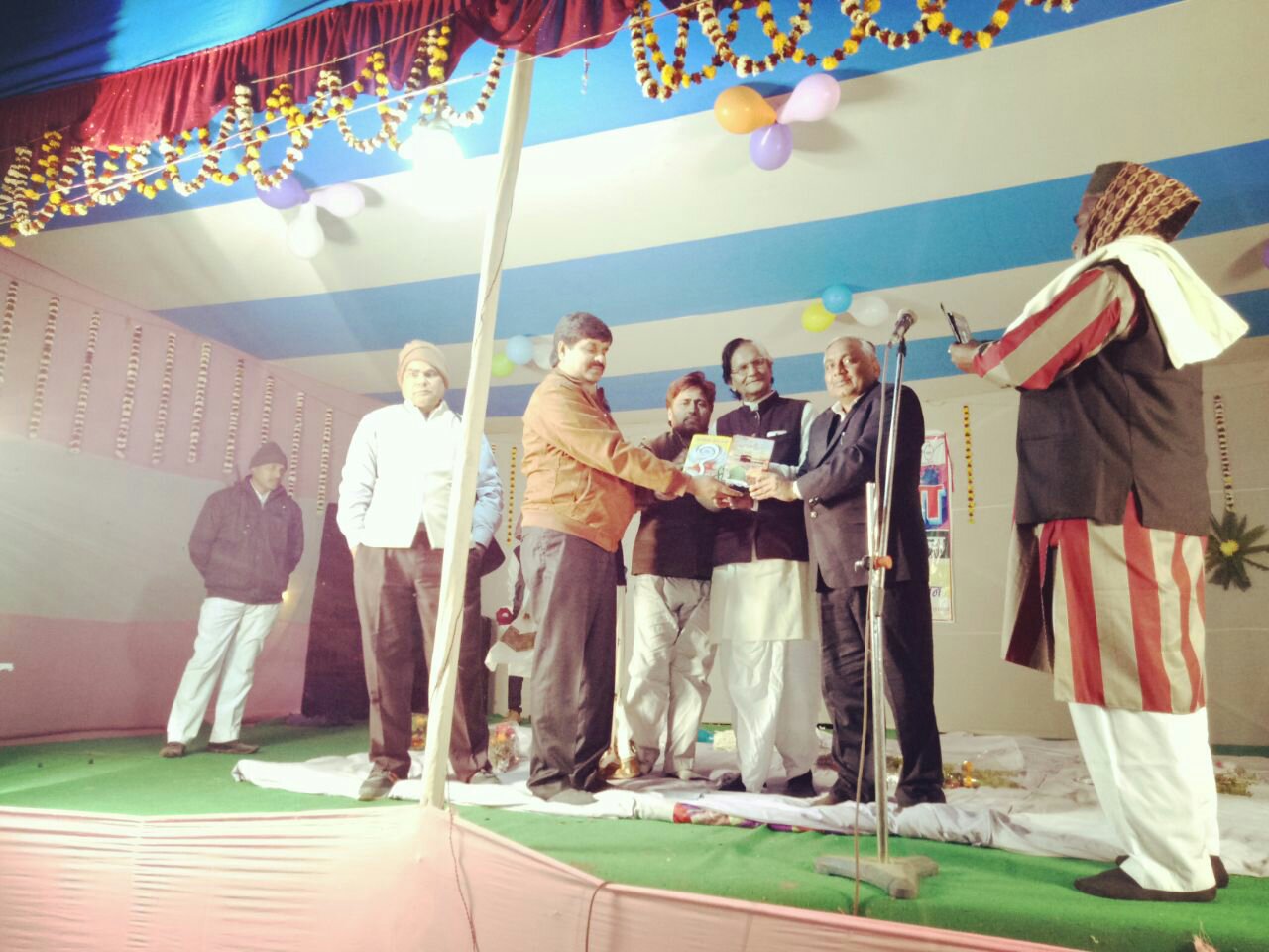 महात्मा गांधी के शहादत दिवस के मौके पर क़ौमी एकता कवि सम्मेलन सह मुशायरा का हुआ आयोजन