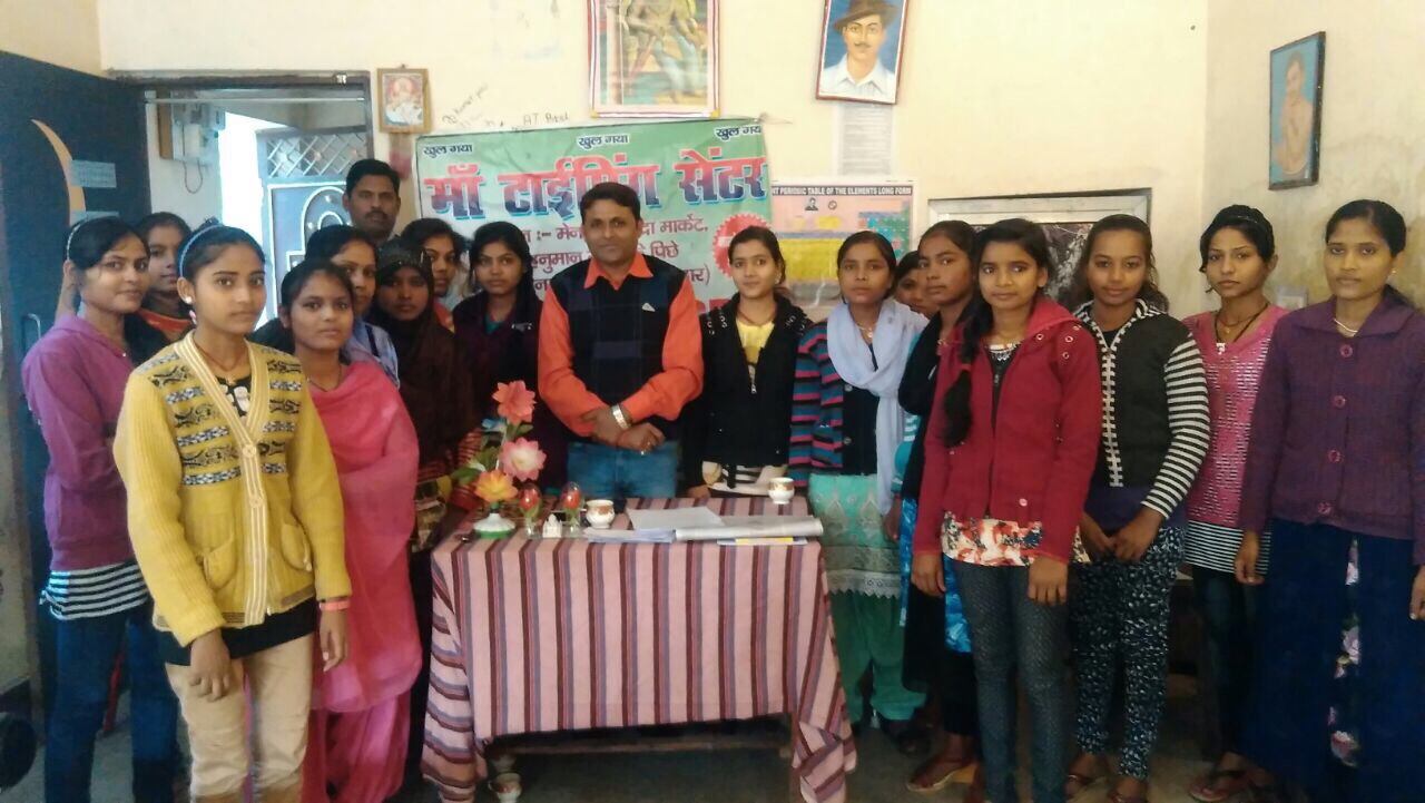 बीडीओ से छात्रों ने पूछे सवाल, जवाब मिलने पर छात्र ख़ुश