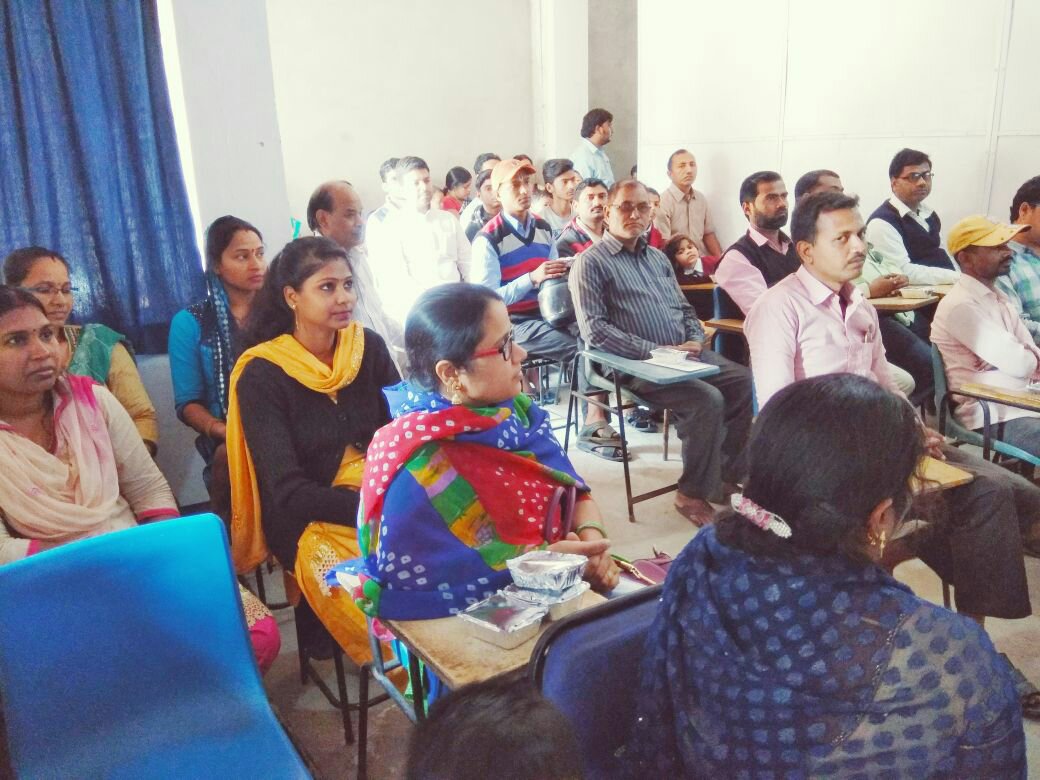 किडस एडू कैंपस में अभिभावक की हुई मीटिंग