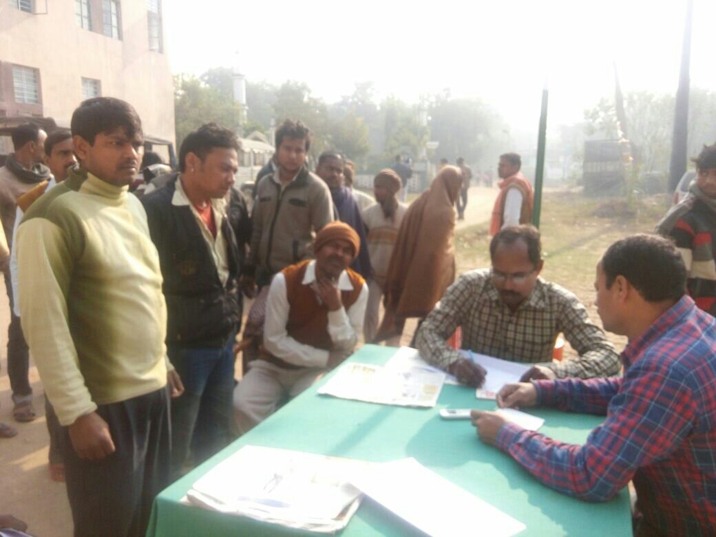 गोदाम से धान की चोरी करते हुए रंगे हांथ पकड़ा गया