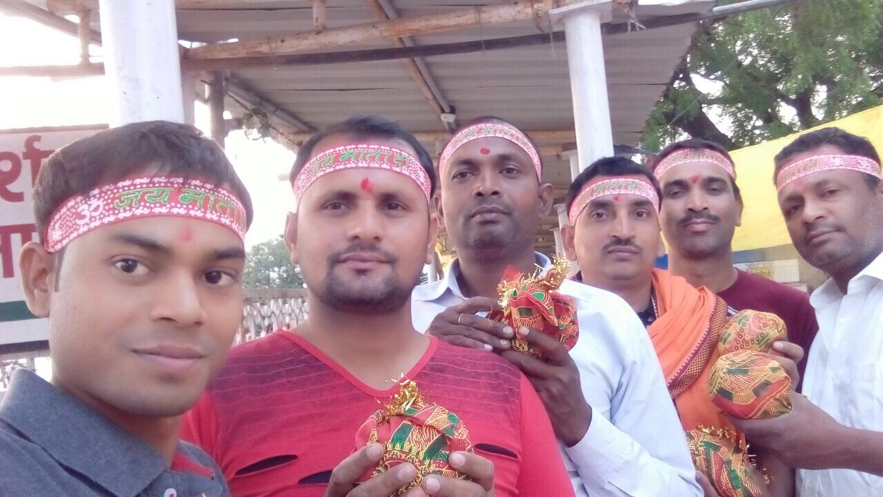 न्याय के लिए शिक्षक संघ ने लिया माता रानी का सहारा