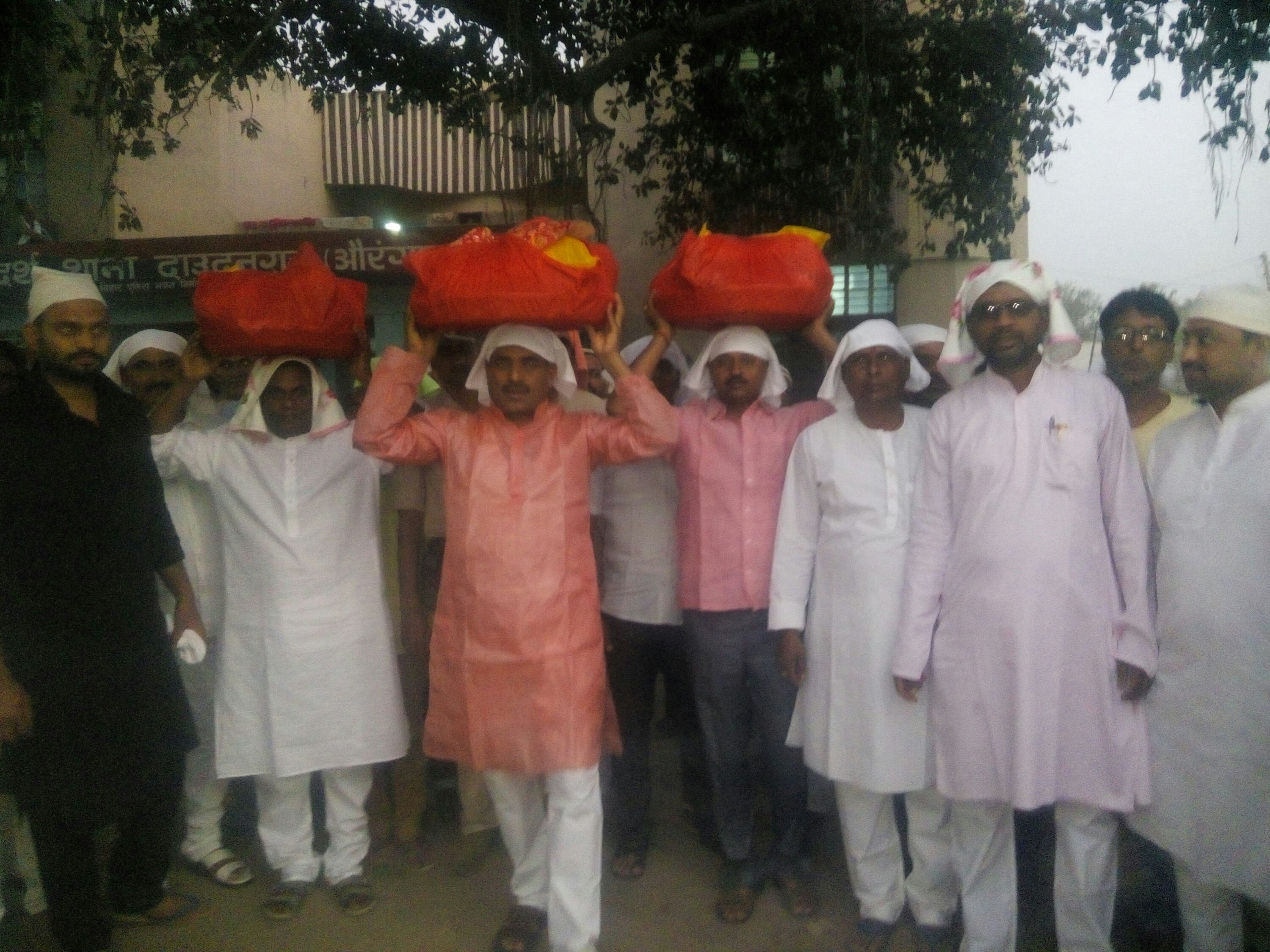 सालाना उर्स में उमड़ी श्रद्धालुओं की भीड़।