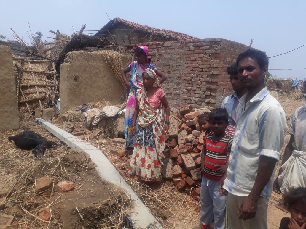 बिजली गिरने से एक नहीं, दो लोगों की मौत-कई घर हुए ध्वस्त