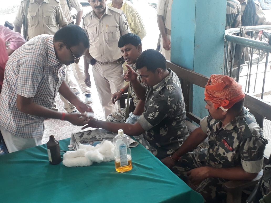 औरंगाबाद ज़िलाधिकारी के सुरक्षा गार्ड के साथ मारपीट