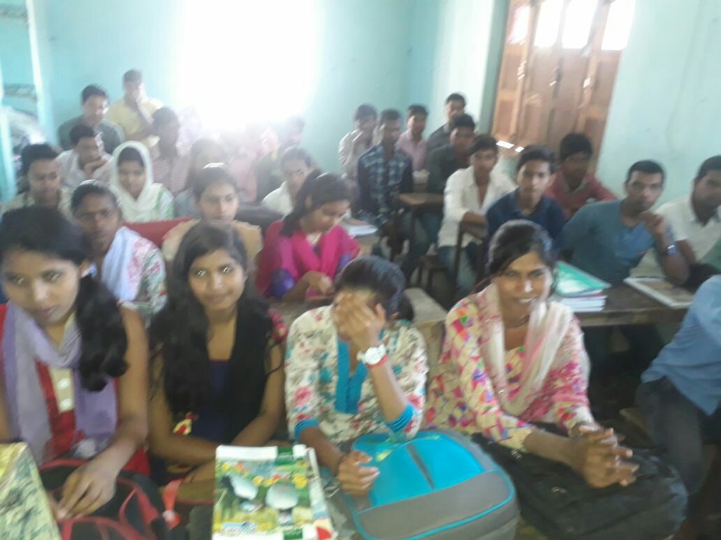 मां के बिना घर हमेशा सूना-ओम प्रकाश