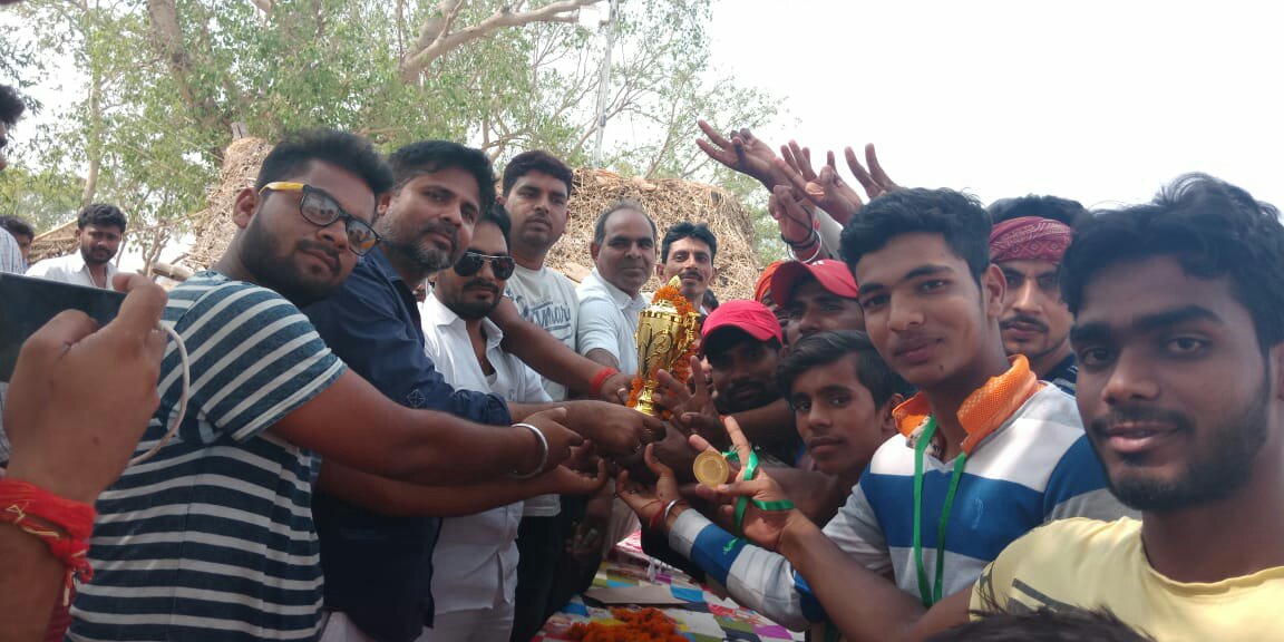 सरस्वती युवा क्लब के द्वारा नाईट क्रिकेट टूर्नामेंट का हुआ आयोजन