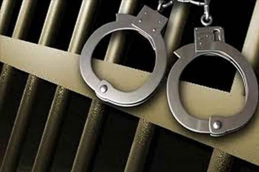 शराब के साथ पिता पुत्र गिरफ्तार