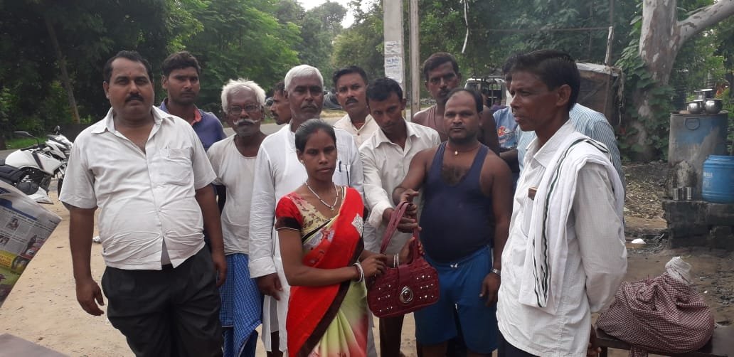 मानवता का दिया परिचय।