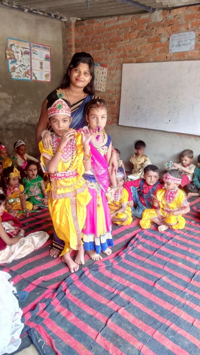 राधा कृष्ण रूप सज्जा प्रतियोगिता का हुआ आयोजन