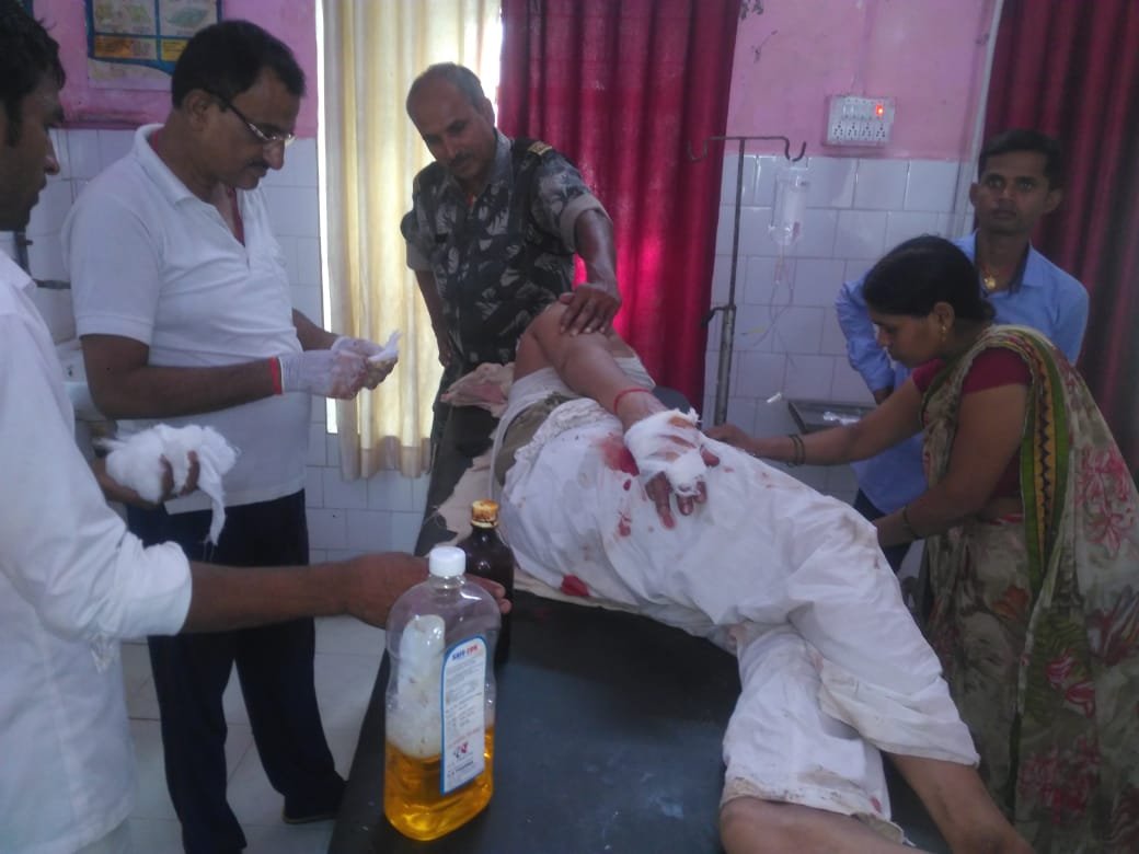 ऑटो पलटने से कई जख्मी,एक रेफर