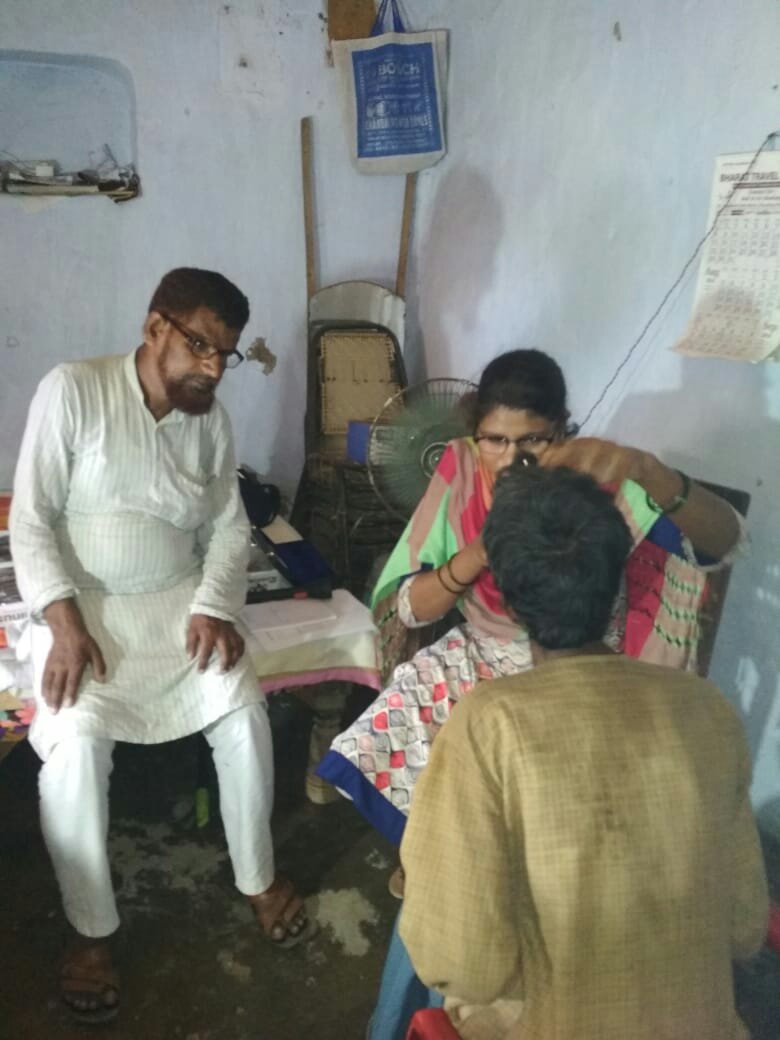 नेत्र शिविर में 110 मरीजों की आंखों की हुई जांच