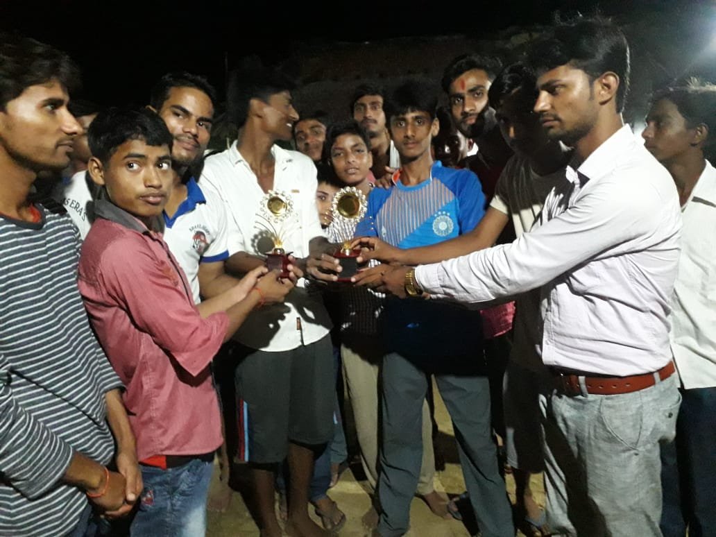 नाइट क्रिकेट टूर्नामेंट में ग्रुप सी की टीम बनी विजेता