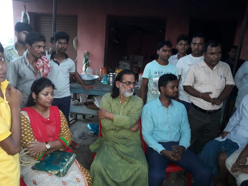 जिउतिया देखने पहुंचे दक्षिण बिहार केंद्रीय विश्वविद्यालय के प्राध्यापक का हुआ भव्य स्वागत