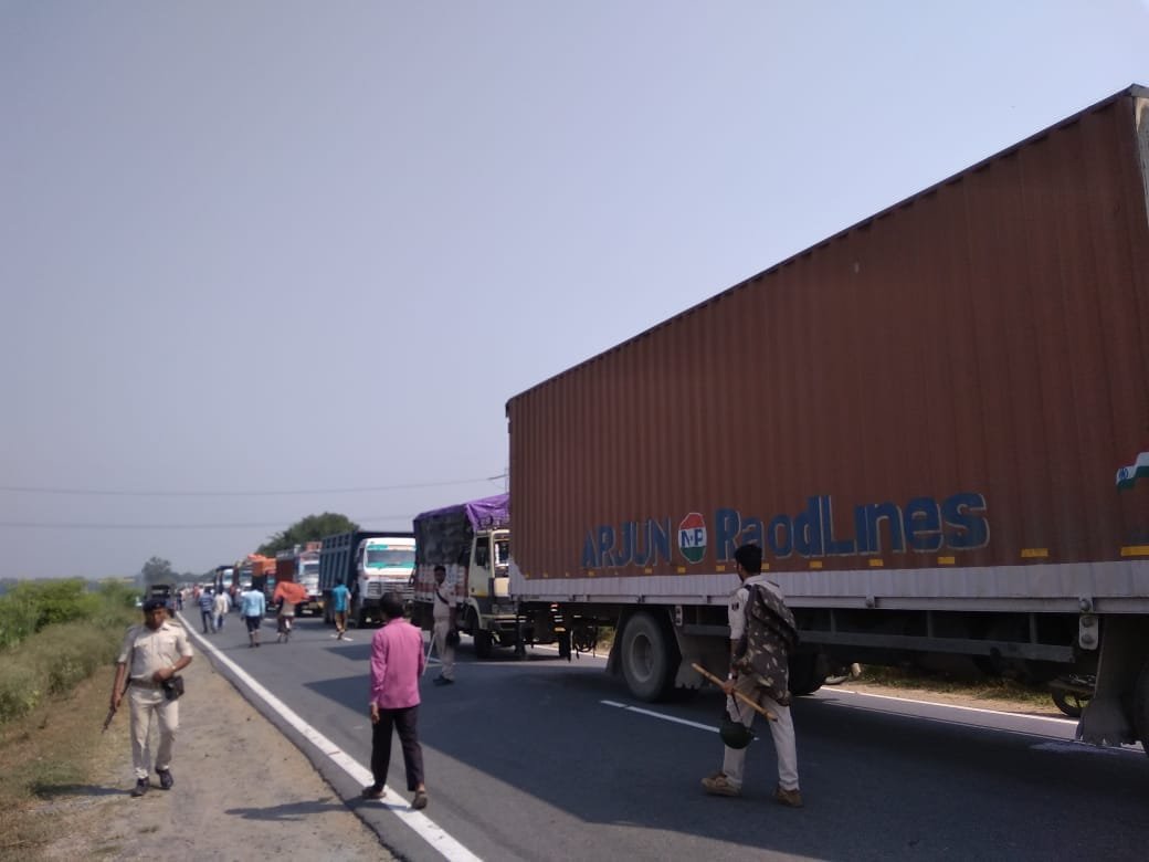 सड़क दुर्घटना में वृद्ध की मौत,ग्रामीणों ने किया सड़क जाम