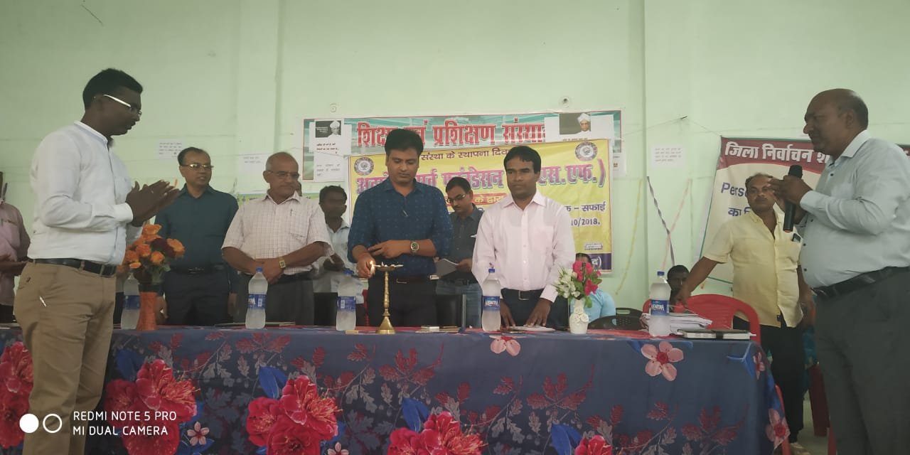 दिव्यांगों के बीच भोजन व वस्त्र का हुआ वितरण