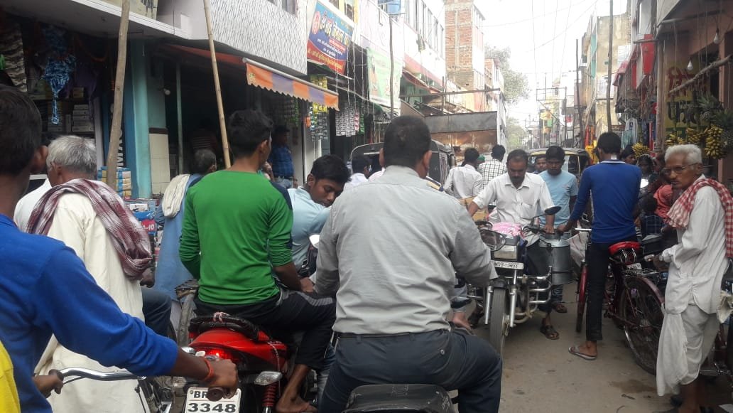  छठ को लेकर शहर में दिखा जाम का नजारा।