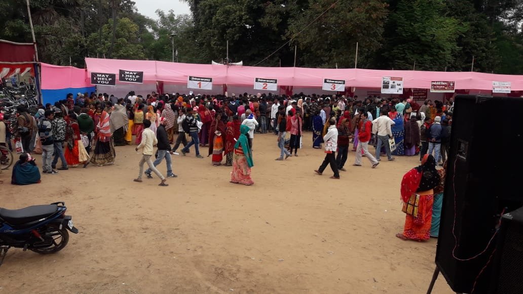 रोजगार मेला में युवाओं की उमड़ी भीड़।