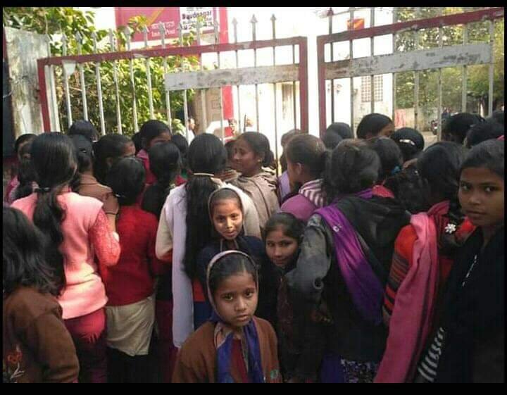 योजना के नाम पर हो रही धोखाधड़ी,बेचे जा रहे हैं फर्जी फॉर्म।