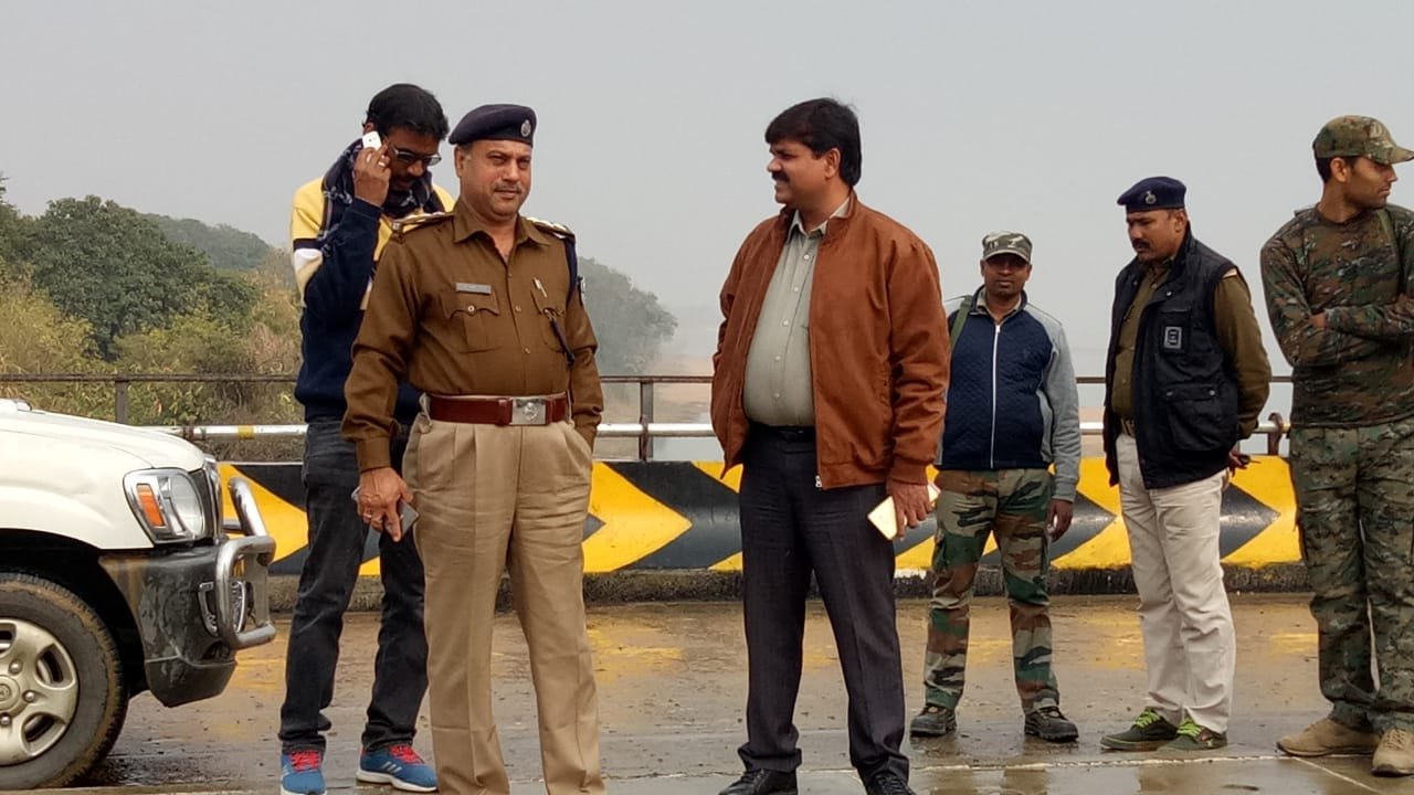 एसडीओ एवं एसडीपीओ ने किया सोन पुल कार्य का निरीक्षण