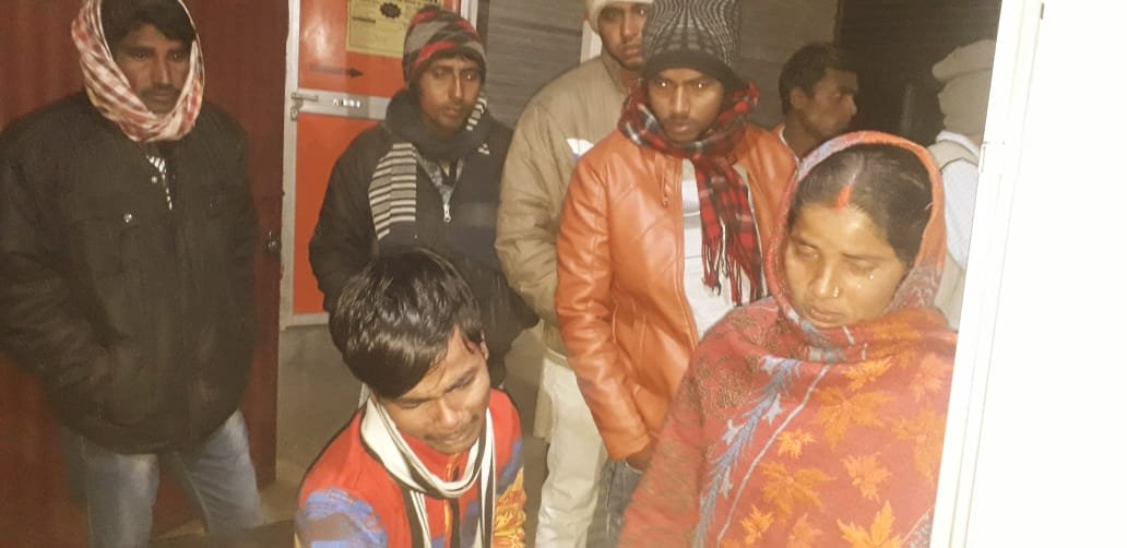 मिट्टी खोदने के दौरान नीचे दबने से एक बच्ची की मौत एवं दो महिला घायल