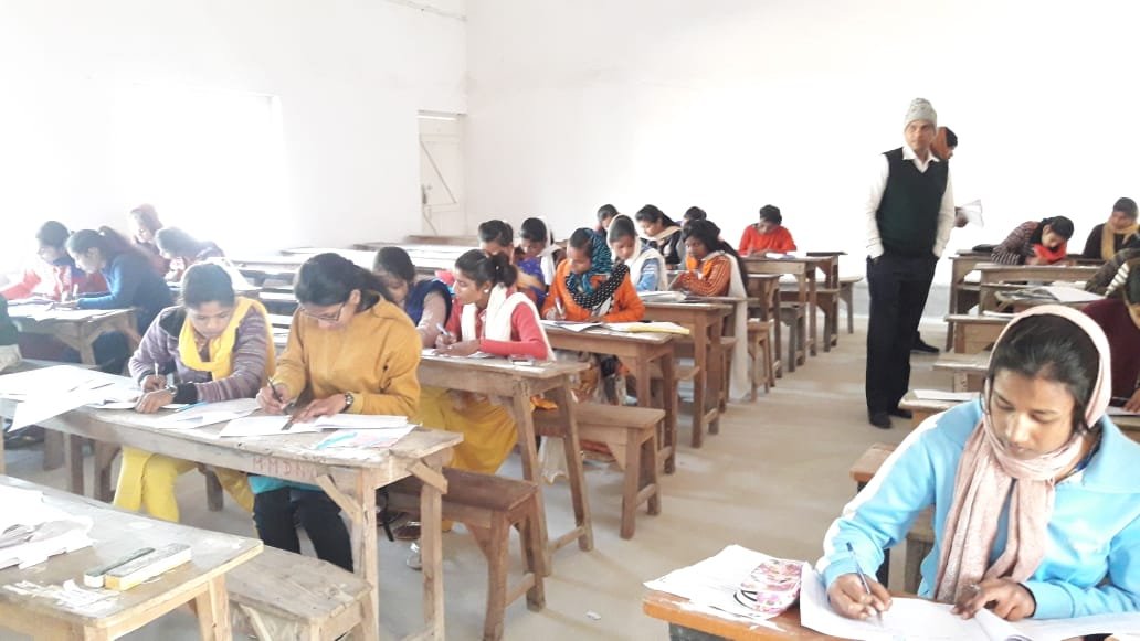 इंटरमीडिएट की प्रायोगिक परीक्षा कॉलेजों में हुई शुरू