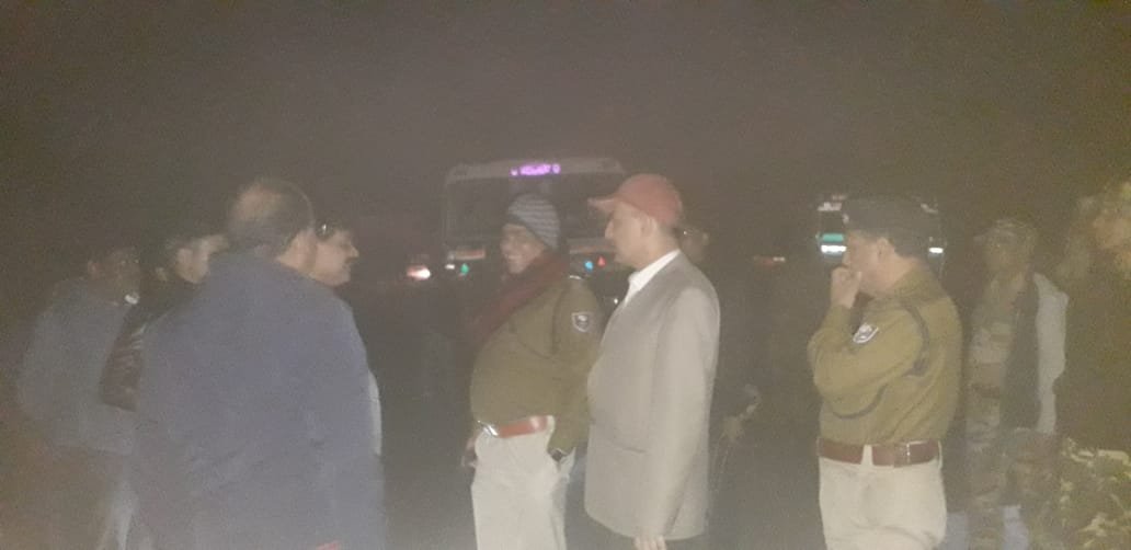 डीएम एसपी ने किया सोन पुल का निरीक्षण ,प्रगति का लिया जायजा