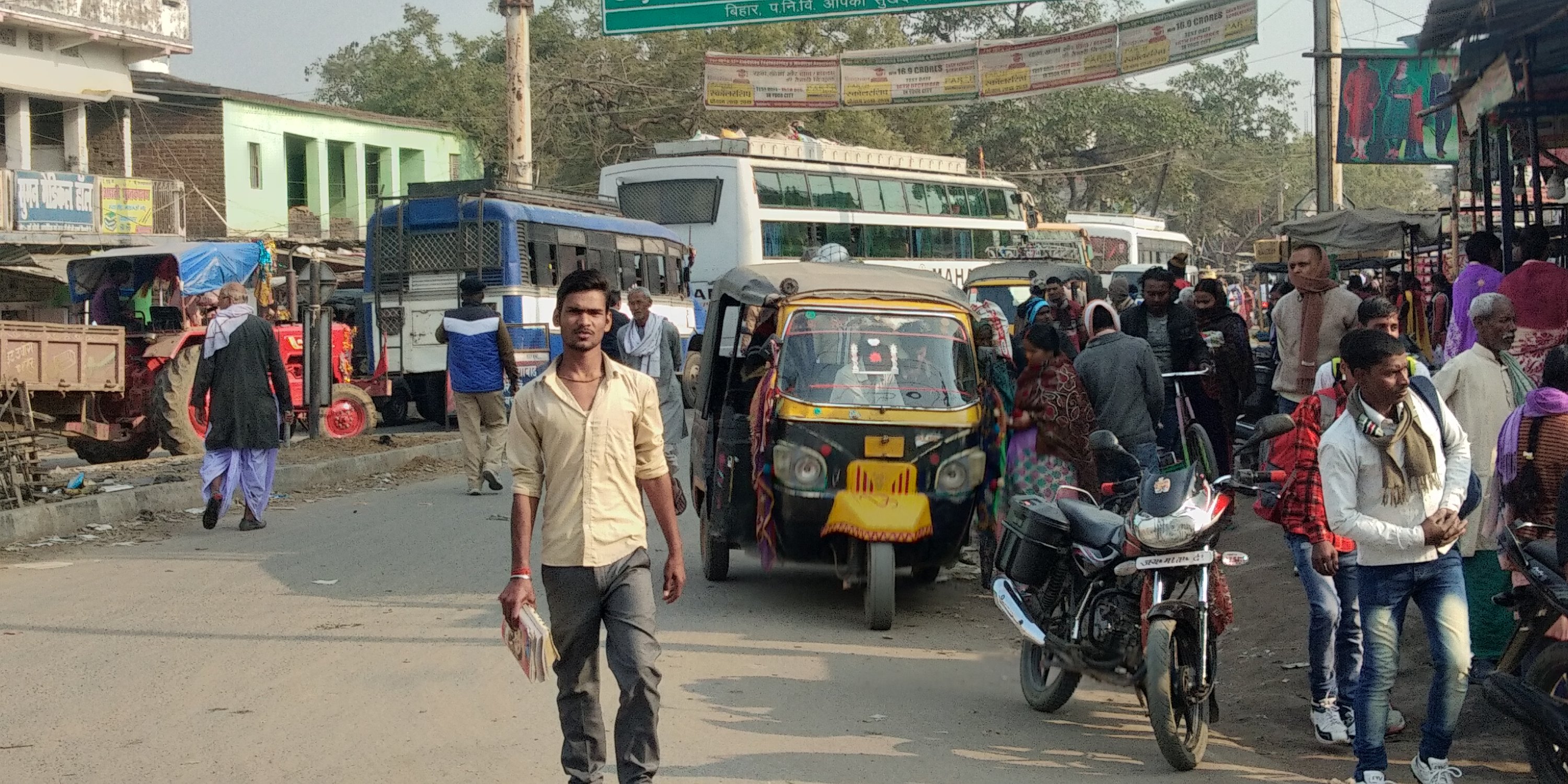 डेरा तलाशने में लगे हुए हैं परीक्षार्थी,  लिया जा रहा है मनमाना किराया