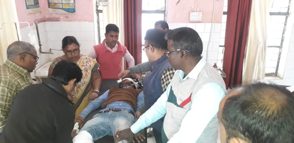 स्कार्पियो के धक्के से युवक गंभीर रुप से घायल