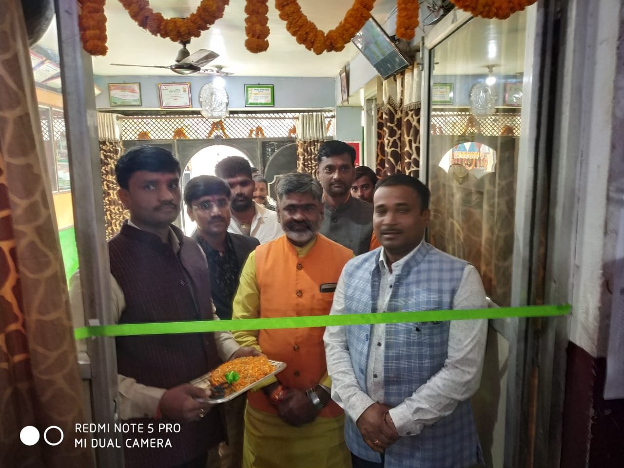 विज्ञान प्रदर्शनी में छात्र-छात्राओं ने दिखाई एक से बढ़कर एक कलात्मक मॉडलों की प्रस्तुतियां ।