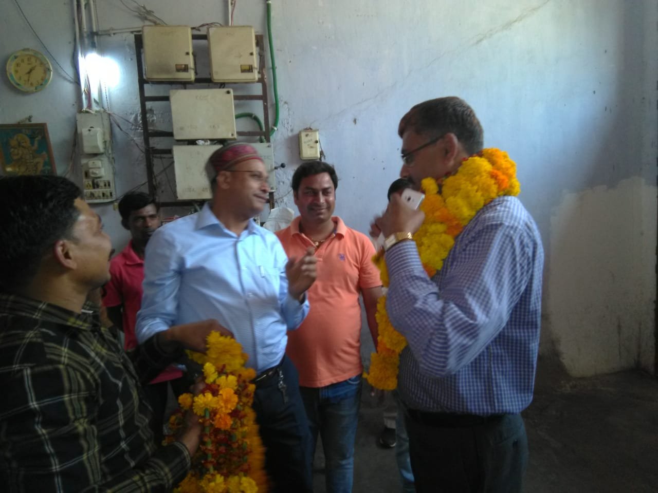 जानिए कौन हैं ये पदाधिकारी जिनके  विदाई समारोह में सभी हो गए भावुक