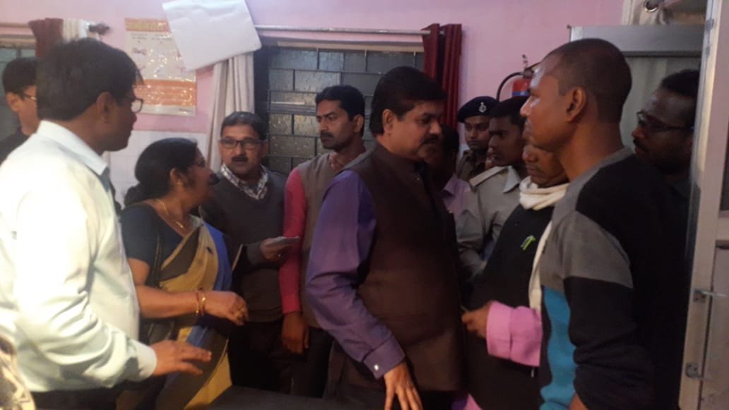 विक्टा और पिकअप भान की टक्कर में विक्टा चालक की मौत, आधा दर्जन से भी अधिक हुए घायल।