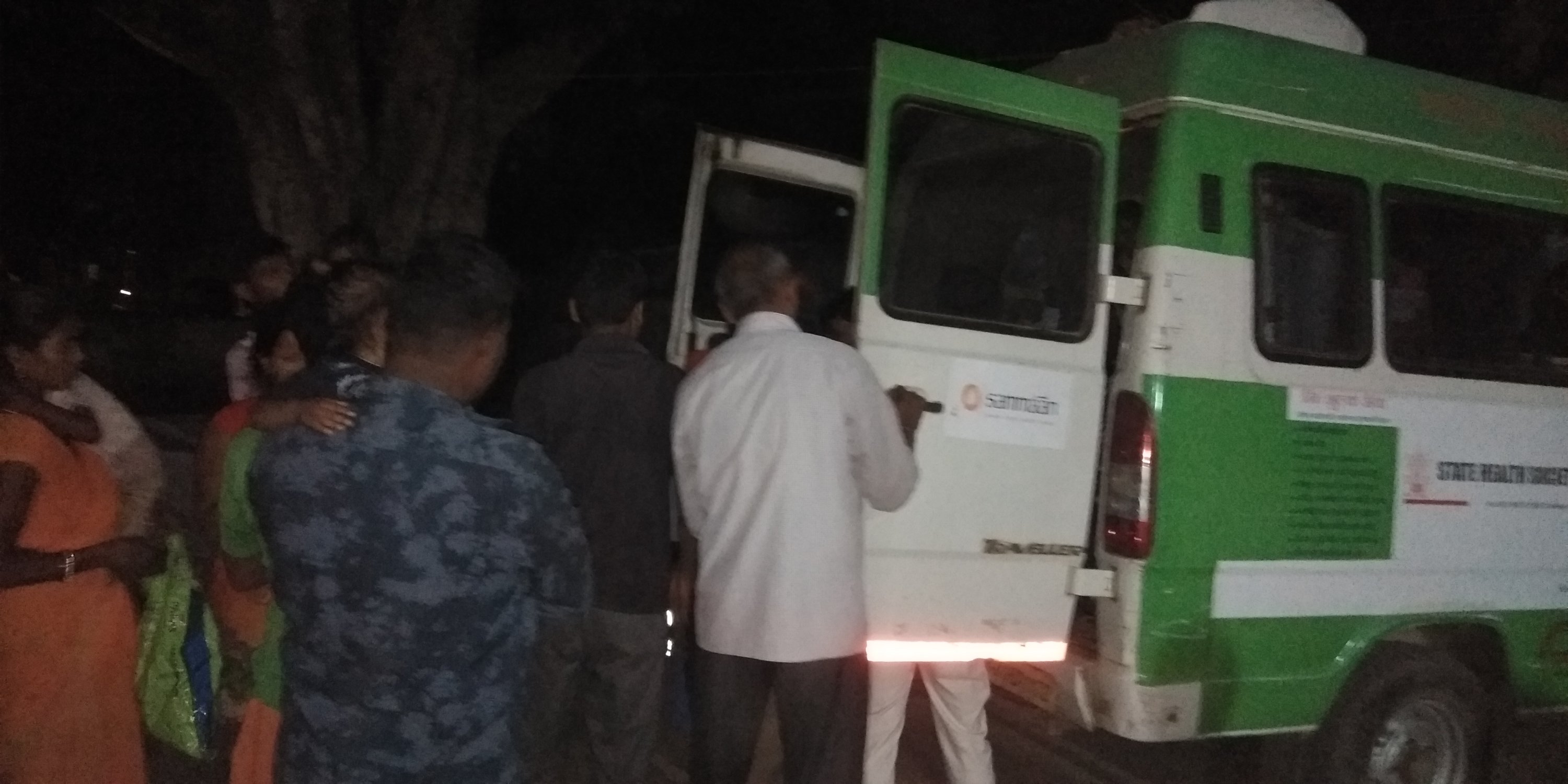 आखिर एक साथ कैसे हो गए करीब एक दर्जन बच्चे बीमार