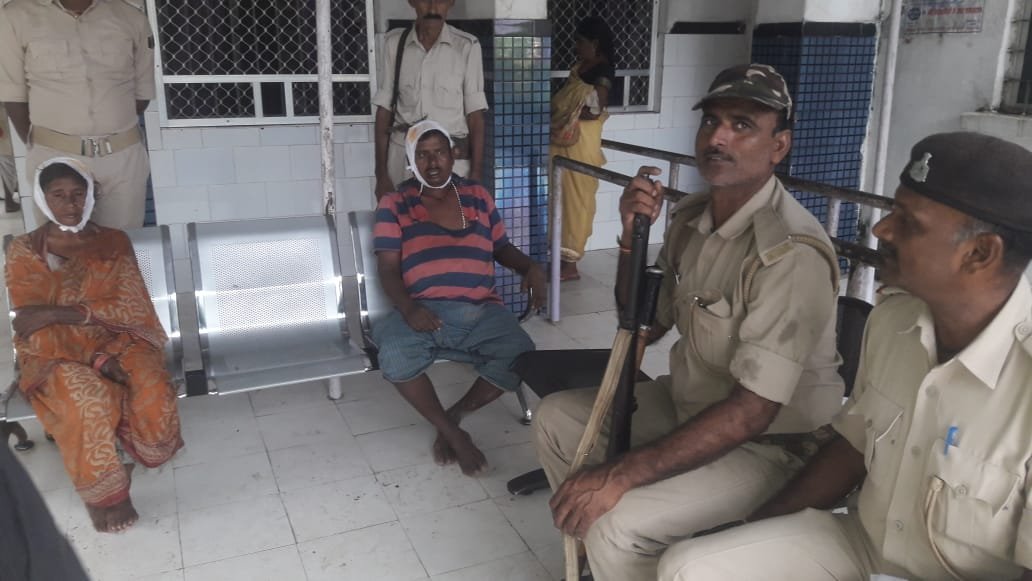 मारपीट में तीन हुए घायल, पीएचसी में हुआ इलाज