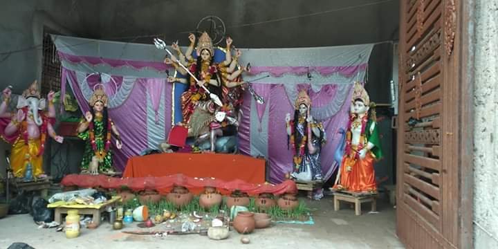 मां की भक्ति में लीन हुए श्रद्धालु, दर्शन को उमड़ी भीड़