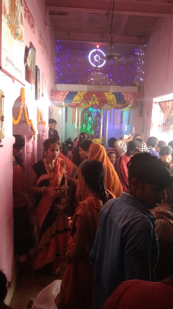 हनुमान मंदिर एवं श्री राम मंदिर में उमड़ी भीड़