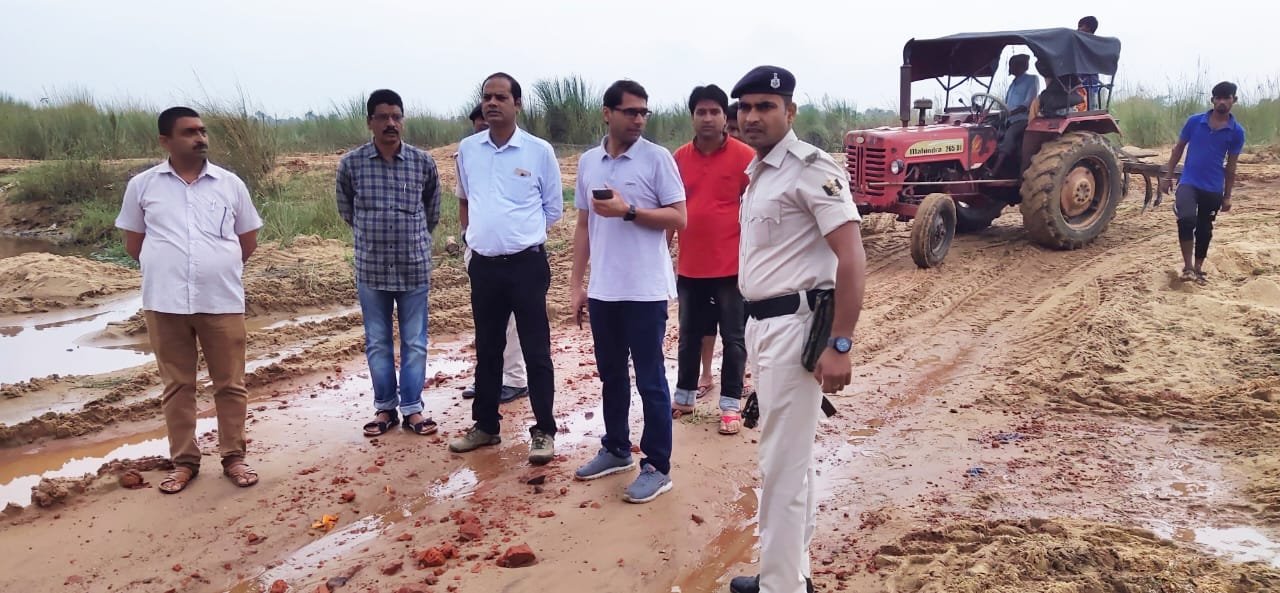 एसडीओ ने किया छठ घाटों का निरीक्षण