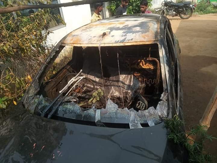 पर्यावरणविद की कार जलकर राख