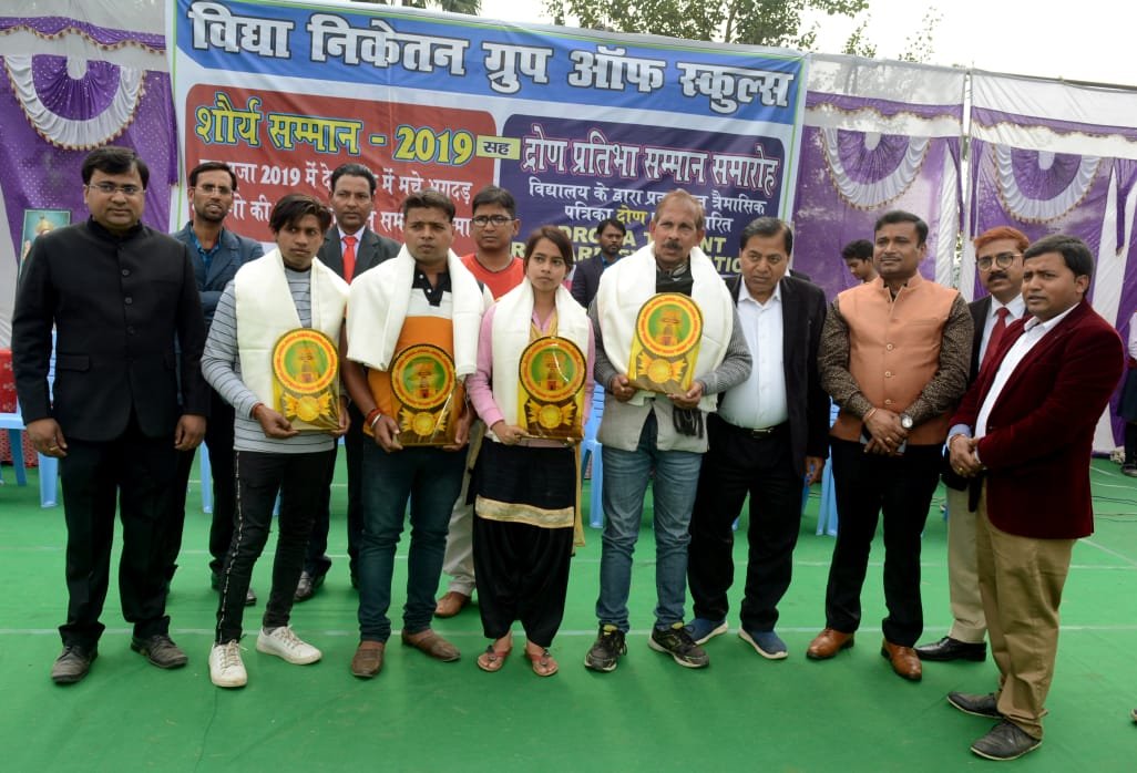 छठ मेले में लोगों को जान बचाने वालों को मिला शौर्य सम्मान