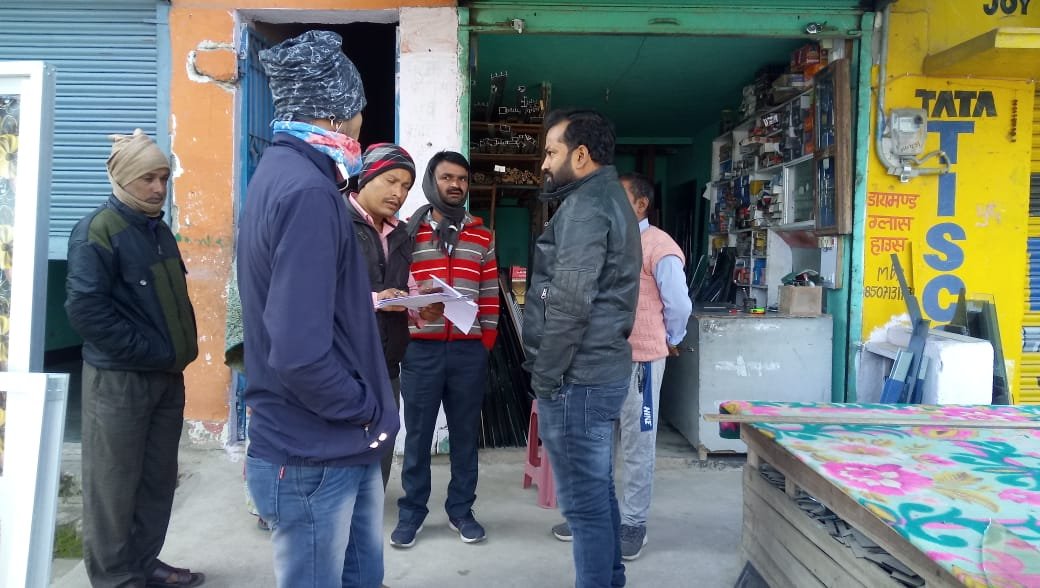 बकाया बिजली बिल वाले आठ का काटा गया कनेक्शन