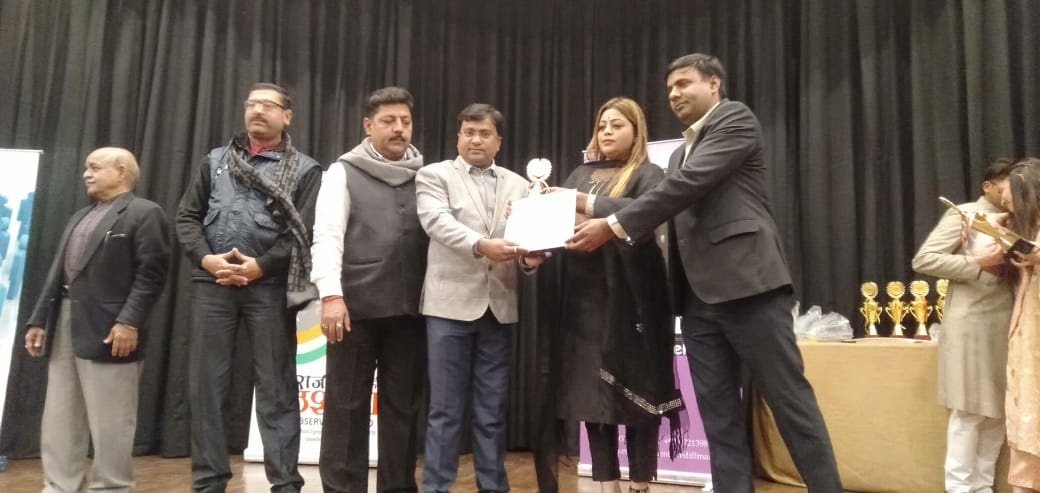 युवा रत्न मिलने के बाद लगी हुई बधाई देने का तांता