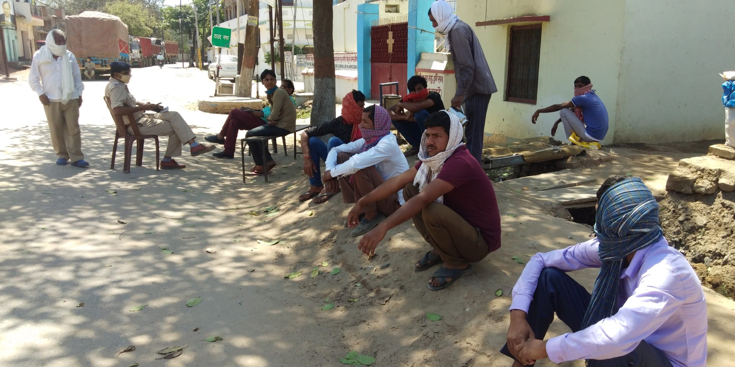 बाहर से मजदूरों के आने का सिलसिला हुआ जारी, 35 की हुई जांच