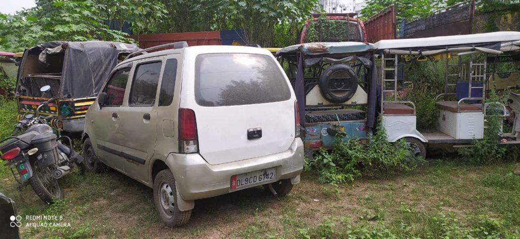 142 लीटर शराब के साथ दो धंधेबाज गिरफ्तार, एक कार भी हुआ जब्त ।