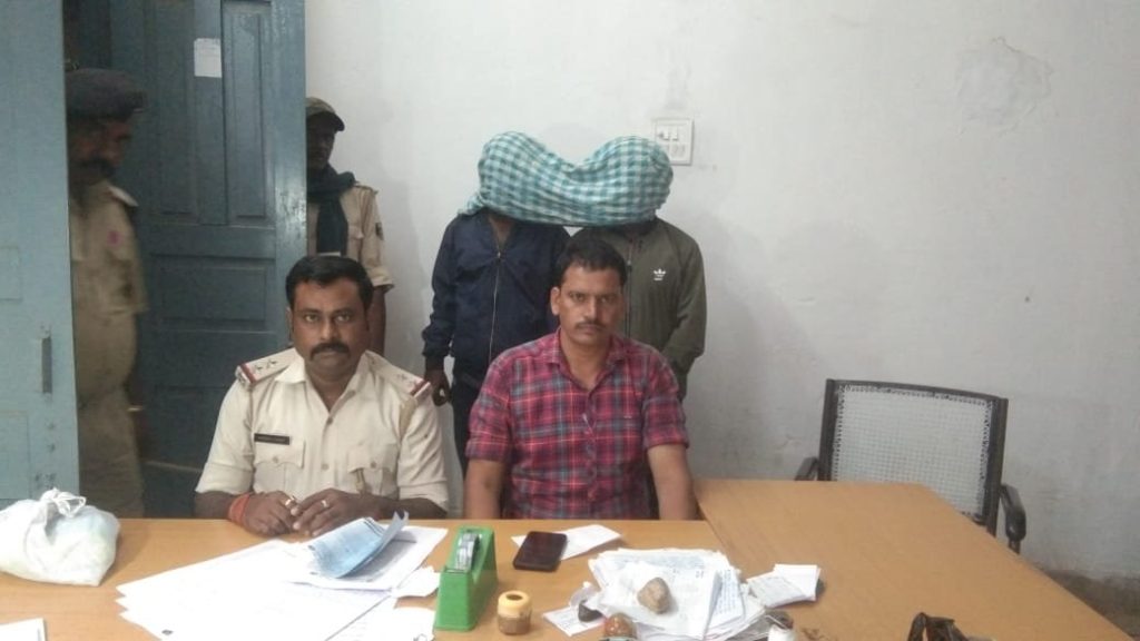 छिनतई गिरोह के दो अपराधियों को पुलिस ने किया गिरफ्तार, अंतरराज्यीय गिरोह का हुआ खुलासा