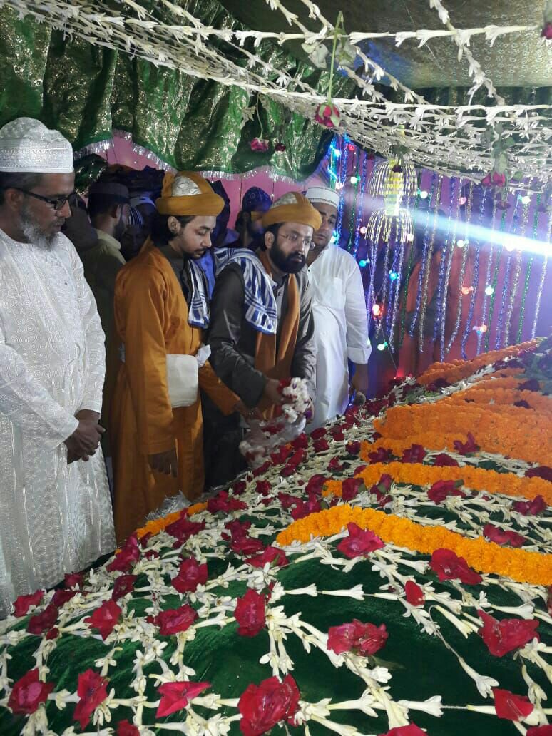 धूम धाम से मना पहला उर्स मोबारक