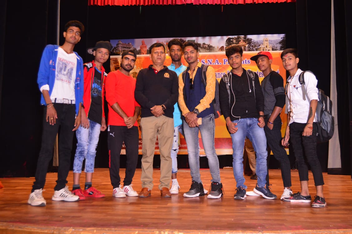 दाउदनगर की डांस टीम ने मचाया धमाल, सात में से छह पुरस्कार बटोरे